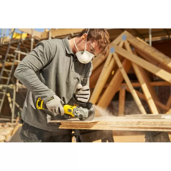 Aku bezuhlíková úhlová bruska 18V bez aku STANLEY FATMAX V20 SFMCG710B