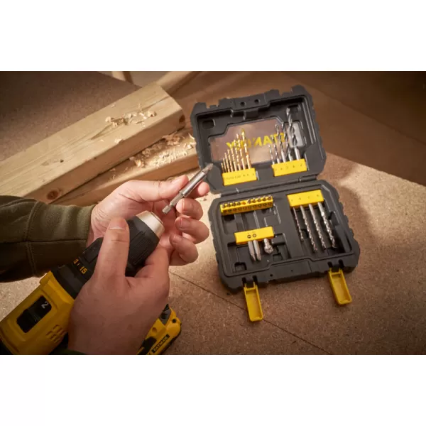 31dílná sada vrtáků do kovu Titanium/dřeva/zdiva, šroubovací bity, magnetický držák bitů, záhlubník Stanley STA88550