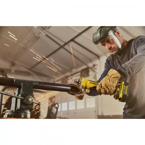 Aku úhlová bruska 125mm V20 18V 2x4,0Ah Stanley FatMax SFMCG700M2K