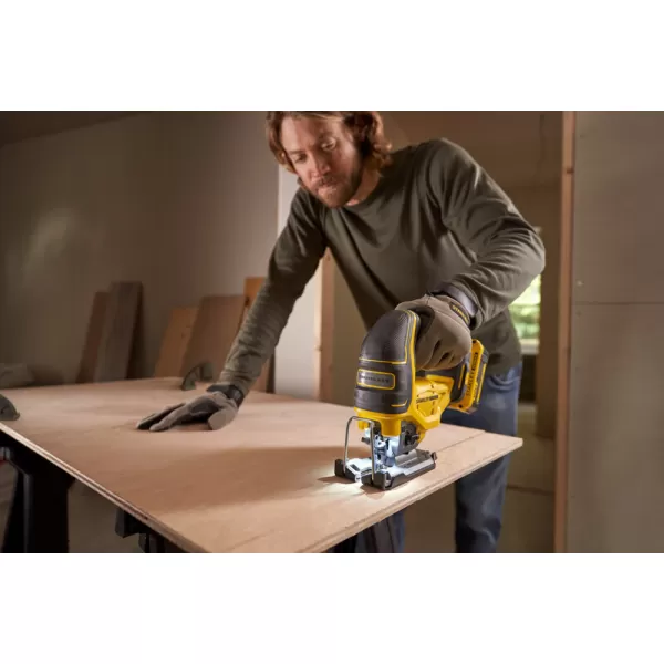 Aku bezuhlíková přímopčará pila V20 18V bez aku Stanley FatMax SFMCS650B