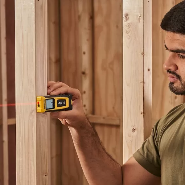 Laserový dálkoměr SLM65 STANLEY STHT77065-0