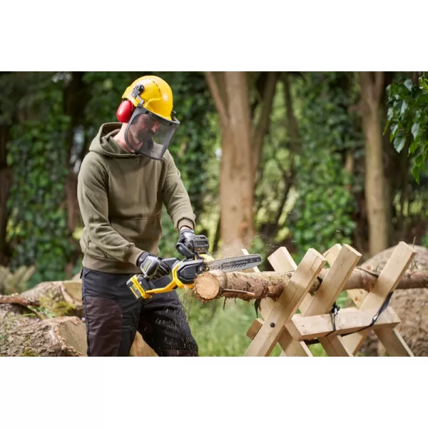 Aku bezuhlíková řetězová pila V20 18V bez aku Stanley FatMax SFMCCS730B