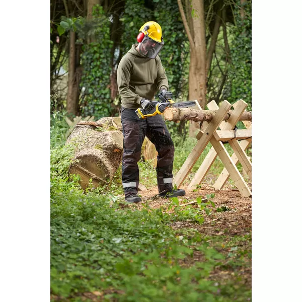 Aku bezuhlíková řetězová pila V20 18V 1x4,0Ah Stanley FatMax SFMCCS730M1